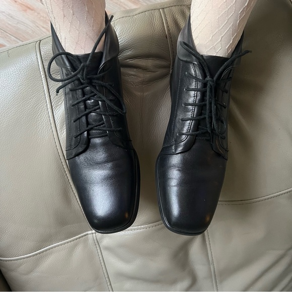 ST. JOHN'S BAY Black Leather Boots Sz 8.5 M Lace Up Ankle Y2K Retro Preppy Goth - Picture 11 of 15